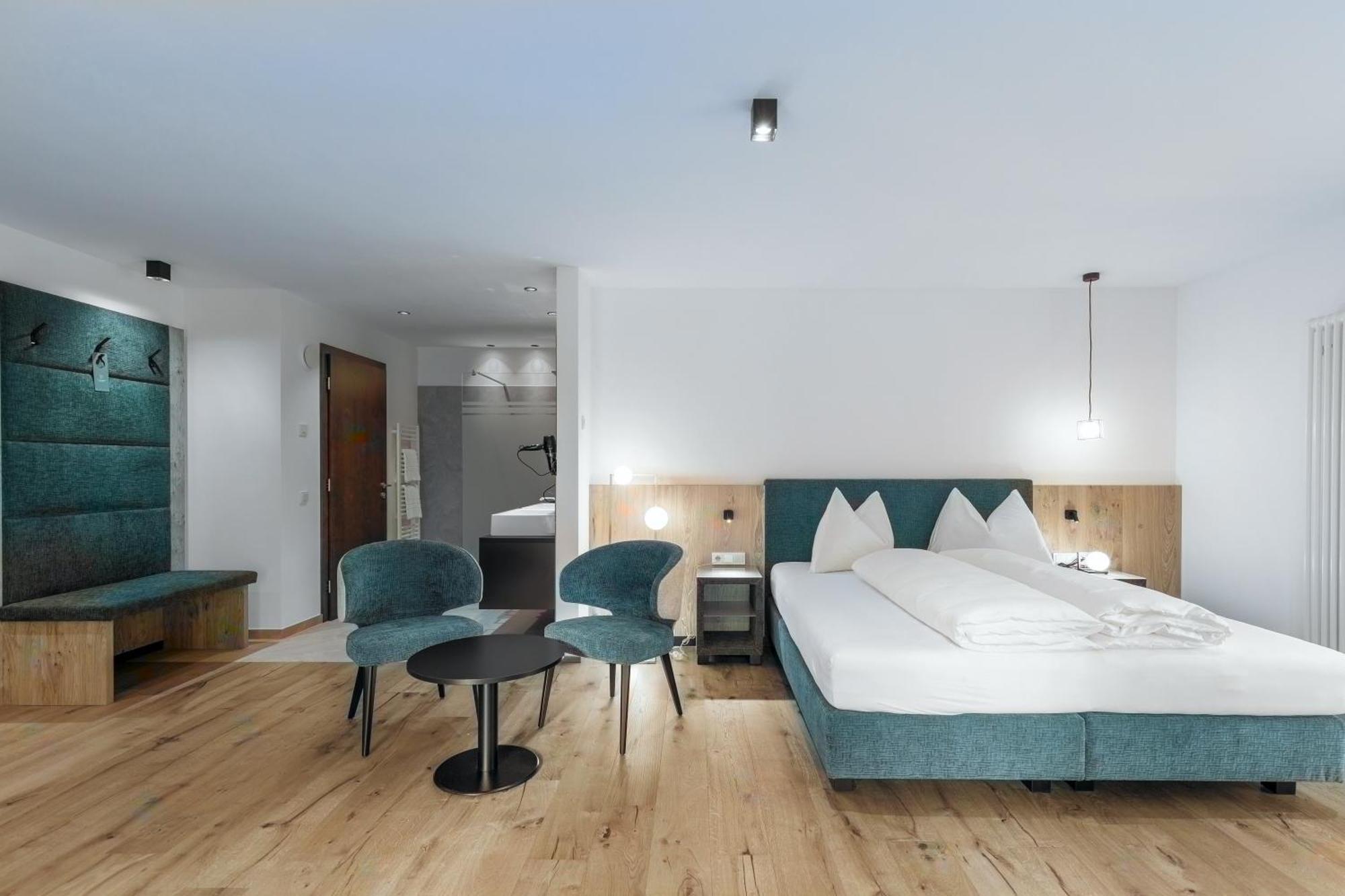 Alpenrose Hotel 4*